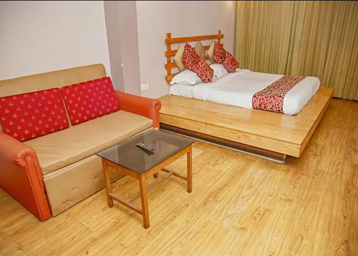 Hotel Maneck Residency Ooty