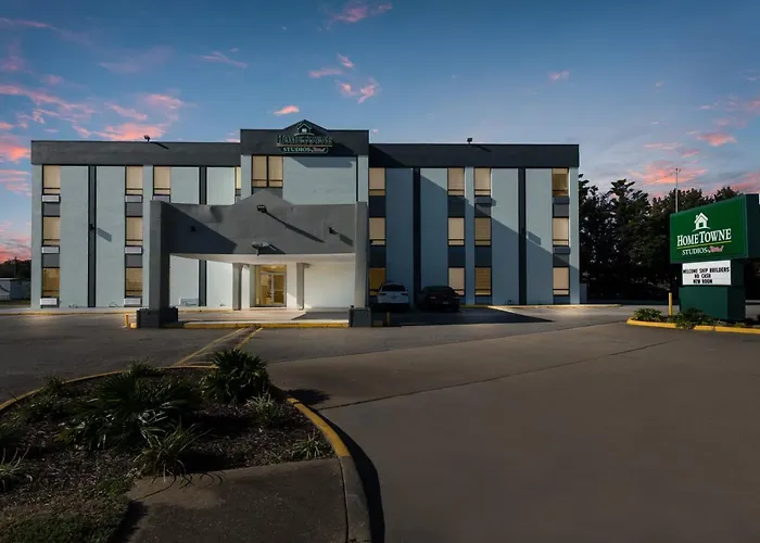 Hometowne Studios By Red Roof Newport News - Hampton West