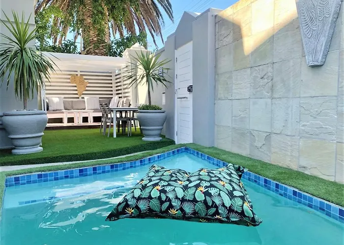 4 On Varneys Guest House Cape Town