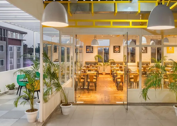 Bedzzz Varanasi By Leisure Hotels, 1 Km From Dashwasamedh Ghat