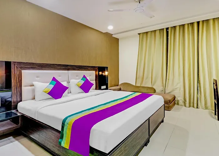 Light House Agra By Park Tree Hotel