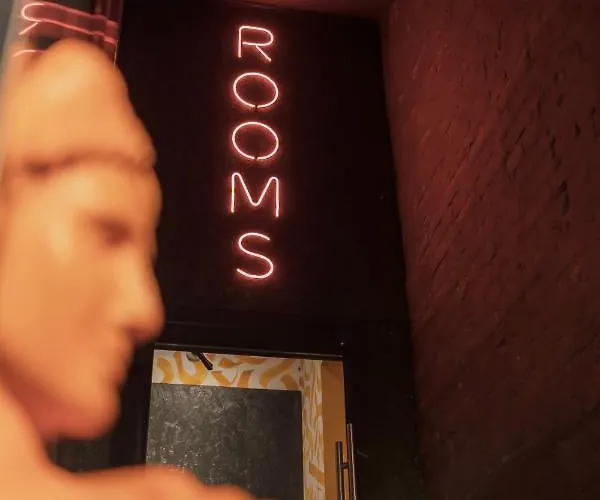 Globe Runner Rooms & Dorms Kiev