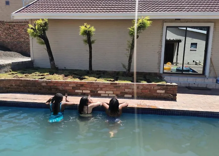 Capitalt Luxury Guest House Germiston