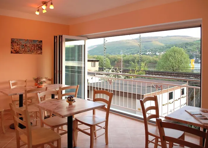 Hotel Gastehaus Weingut Rossler Lorch am Rhein