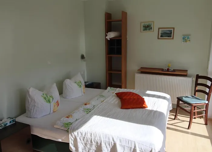 Hotel Gastehaus Weingut Rossler Lorch am Rhein