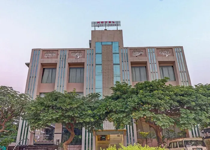 Light House Agra By Park Tree Hotel