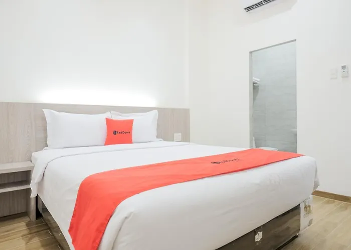 RedDoorz Plus @ Jalan Juanda Medan