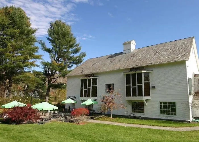 The 1896 House Country Inn - Brookside & Pondside Williamstown