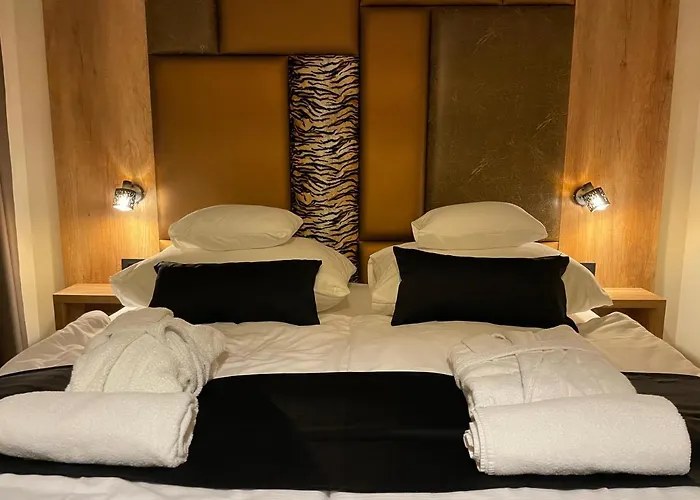 Penthouse privát Jakuzzival Smeraldo Villa Siófok