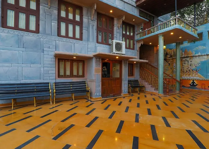 Fabhotel East View Varanasi