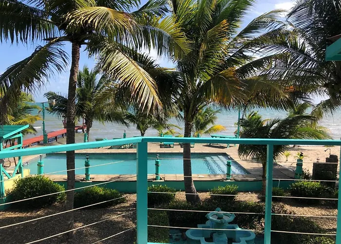 Nautical Inn Placencia