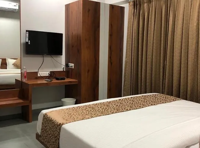 Auhtel Bhs Hotel Pune