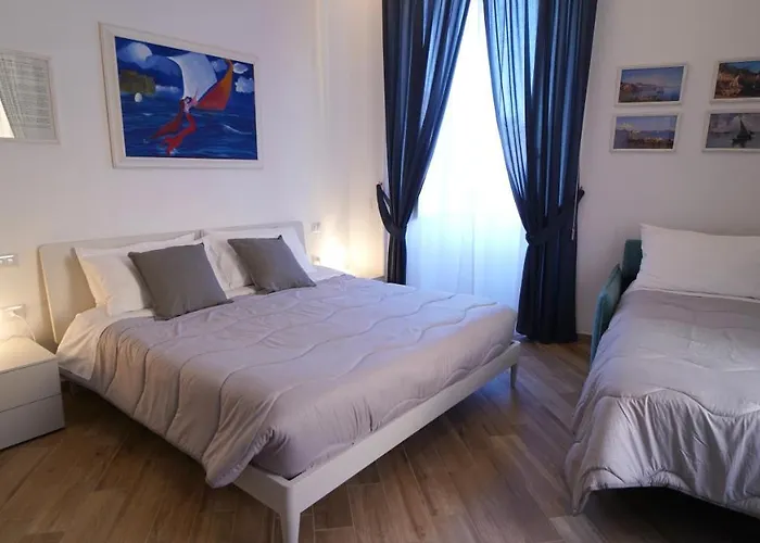 A Un Passo Da Tutto... Hotel Naples