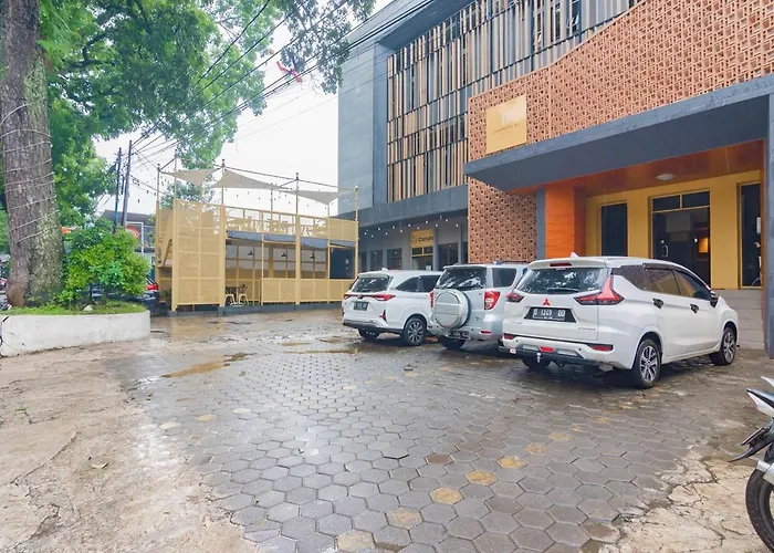 Cihampelas Hotel 2 Mitra Reddoorz Bandung