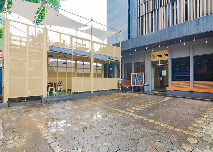 Cihampelas Hotel 2 Mitra Reddoorz Bandung