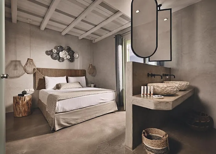 Noon Beyond Accommodation Pollonia