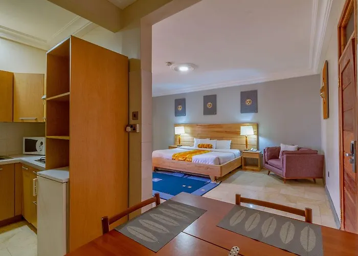 Central Hotel - Osu Accra