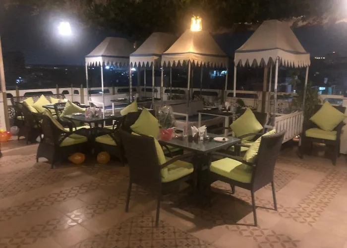 Hotel Ratangarh Palace Jaipur