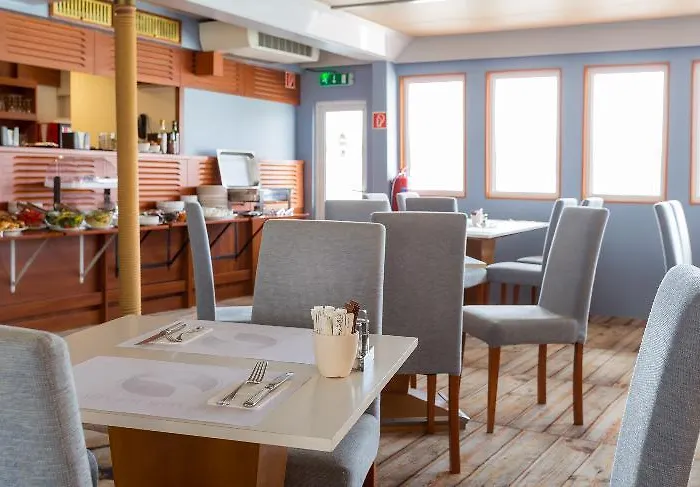 Grand Jules Boat Hotel Boedapest