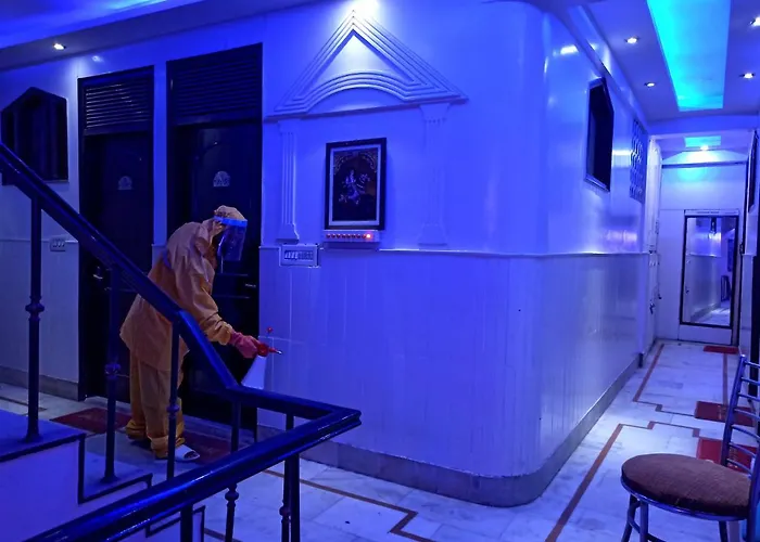 Hotel Peace Point - 1 Min Walking Distance From Station New Delhi