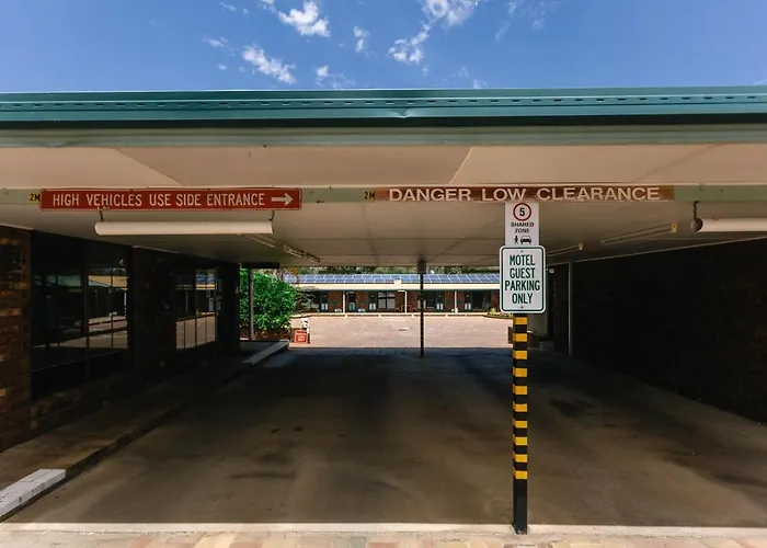 Donald Motor Lodge
