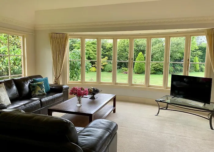 Pin Oaks Luxury Bed & Breakfast Palmerston North