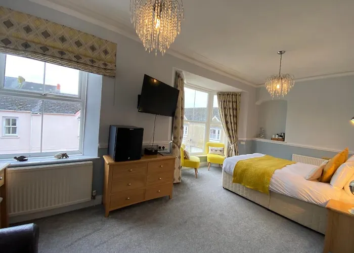 Sunny Bank Guest House Tenby