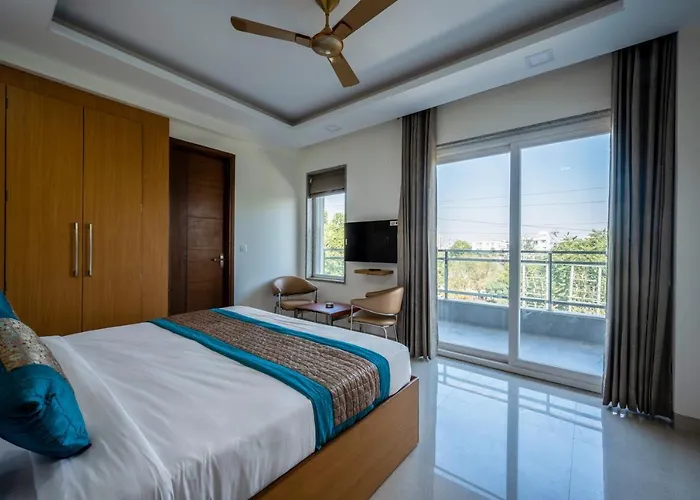 The Palms Inn I Near Medanta Medicity I Sec-38 Gurgaon