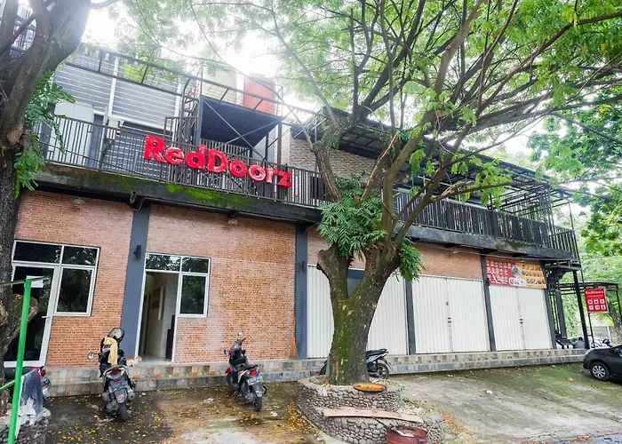 RedDoorz @ Kawasan Industri Candi Semarang