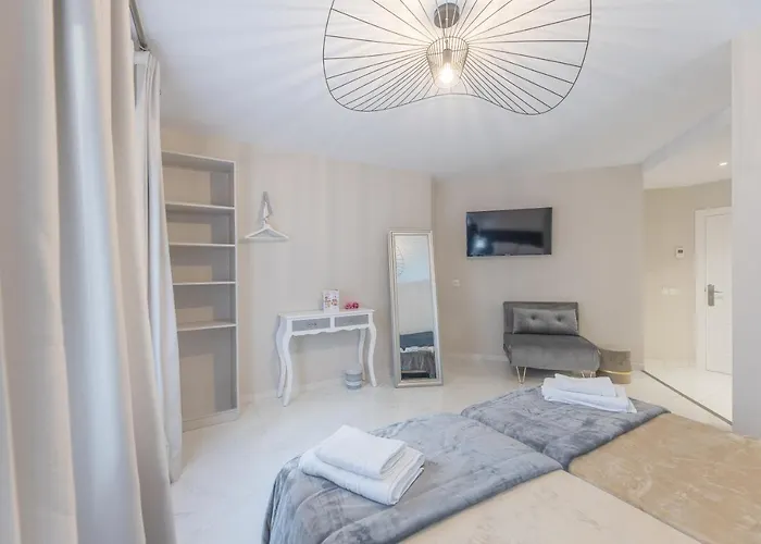Hotel Residencia Deportiva RozaRossa Estepona
