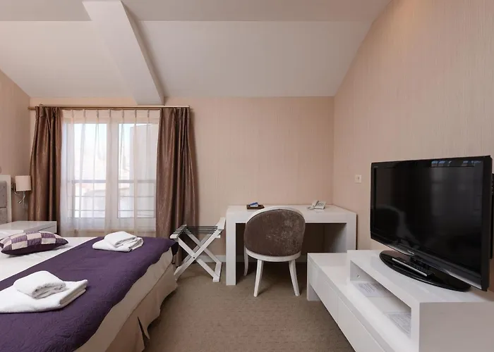 Family Hotel Zane Pag Town