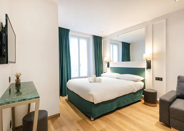 Hotel Au Coeur De Republique Paris