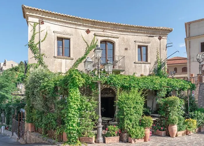 Bar Vitelli Charming Suites Savoca