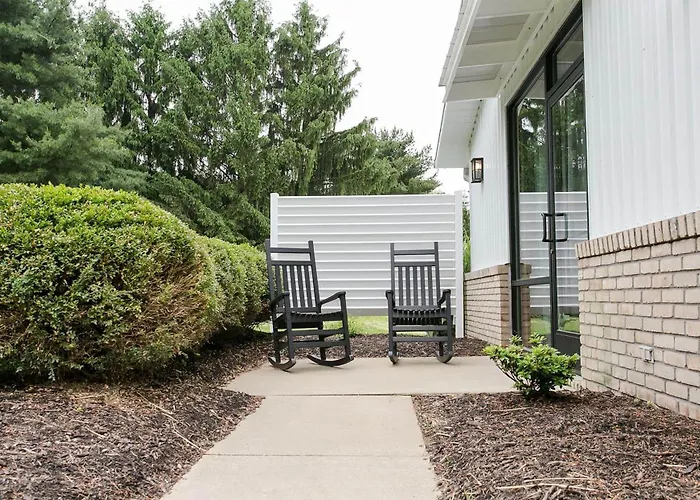 Farmhouse Suites By Amish Country Lodging Millersburg