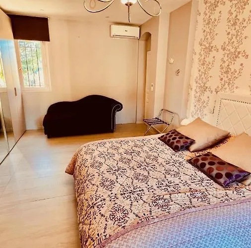 Bed and Breakfast Domaine Les Cigales à Mouans-Sartoux