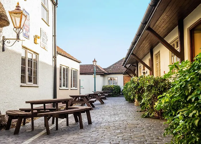 The Half Moon Inn And Country Lodge Yeovil