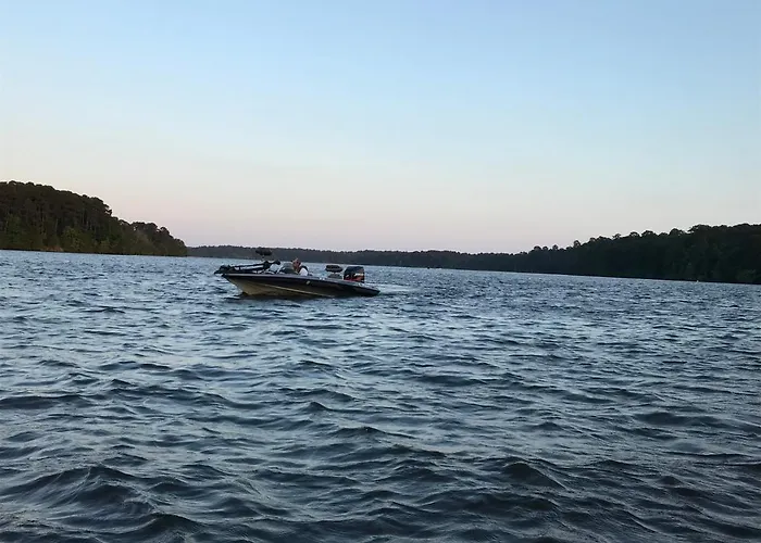 Alpine Lakeview Motel Room Wifi,Sandy Beach Boat Ramp,Pier,Marina,Bath House With Laundromat Hemphill