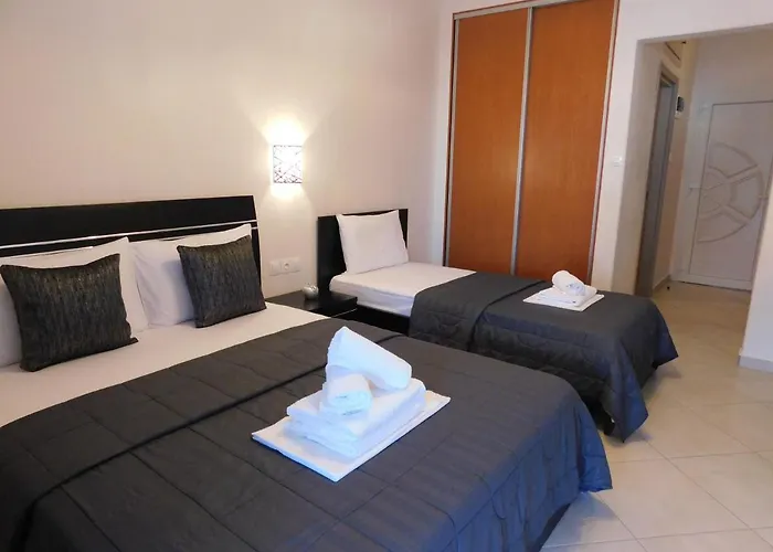 Anna House 4 Hotel Szárti