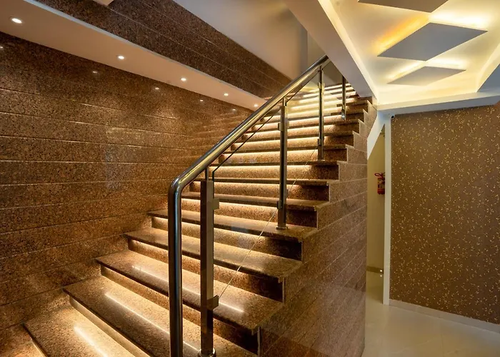 Hotel Empire - Near Mumbai International Airport