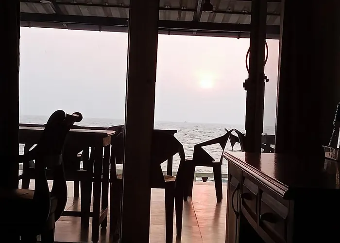Baywatch Beach Homes Cherai Beach