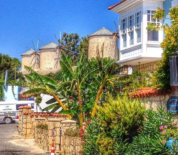 Beyaz Ev Hotel Alaçatı