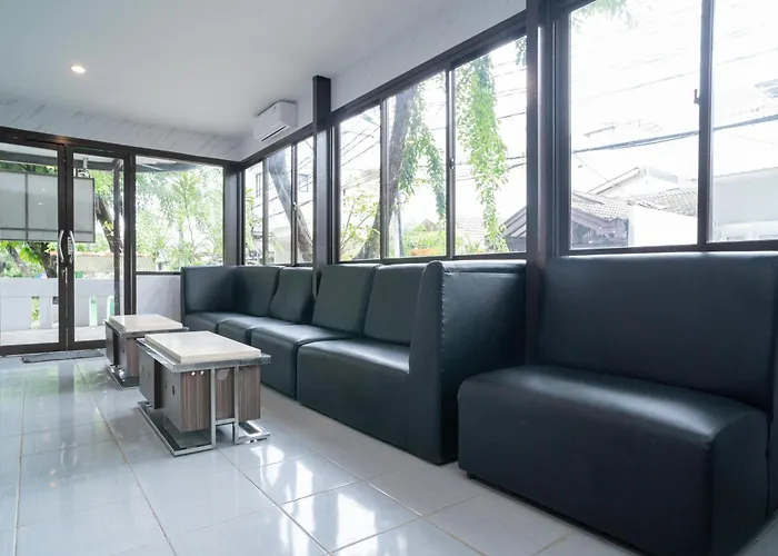 RedDoorz Plus near ITC Cempaka Mas 2 Jakarta