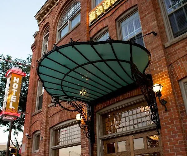 Retro Suites Hotel Chatham-Kent