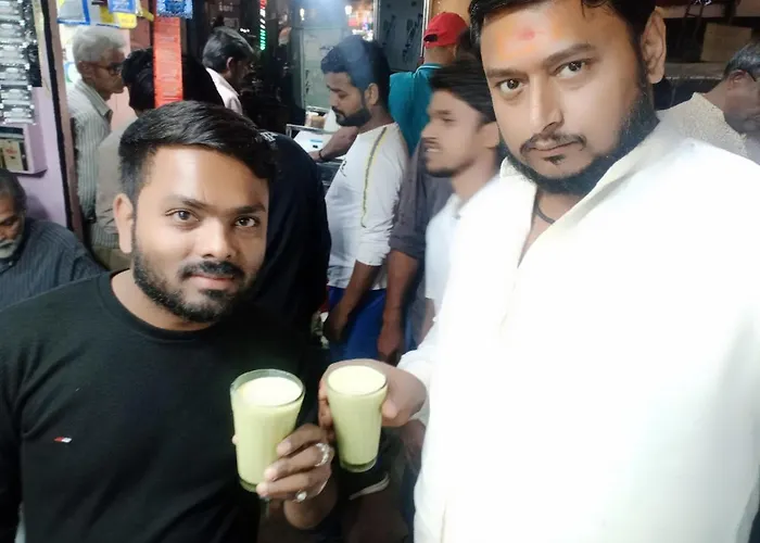 Relax Paying Guest House Varanasi