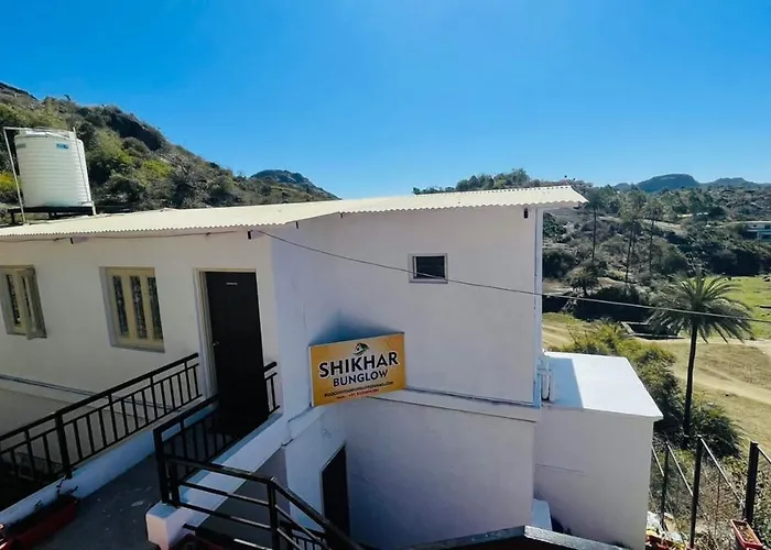 Shikhar Bunglow - A Stunning Valley View Bungalow In Mount Abu Bed & Breakfast