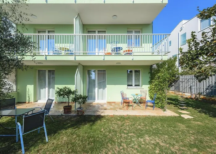 Andrea House With Apartments Umag