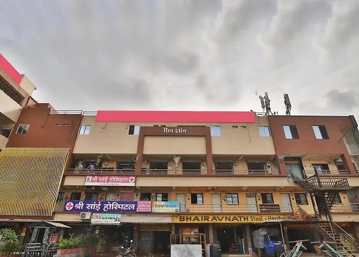 Oyo 16675 Hotel Shri Krishna Inn Surat