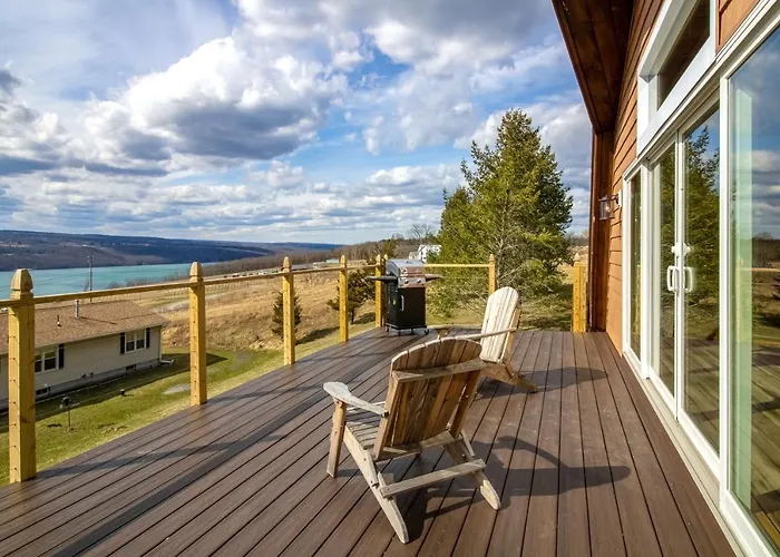 Seneca Lake Getaway Burdett