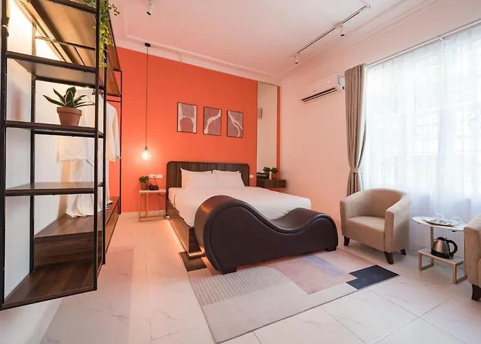 C O R O N A Hanoi House