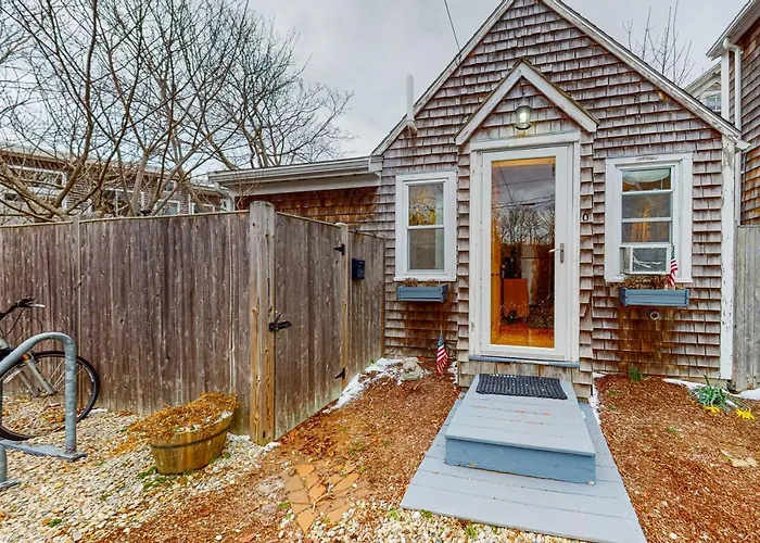 The Hot Tub House Hotel Provincetown
